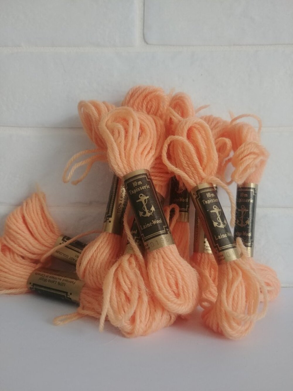 Vintage 100% wool tapestry yarn set of 10 ten skeins peach pale orange 0196
